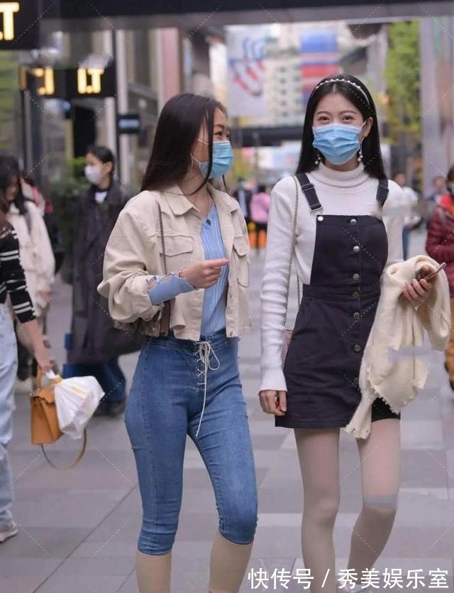 凌东|牛仔外套并不是只有蓝色,白色穿在身上效果更不一样,清新减龄