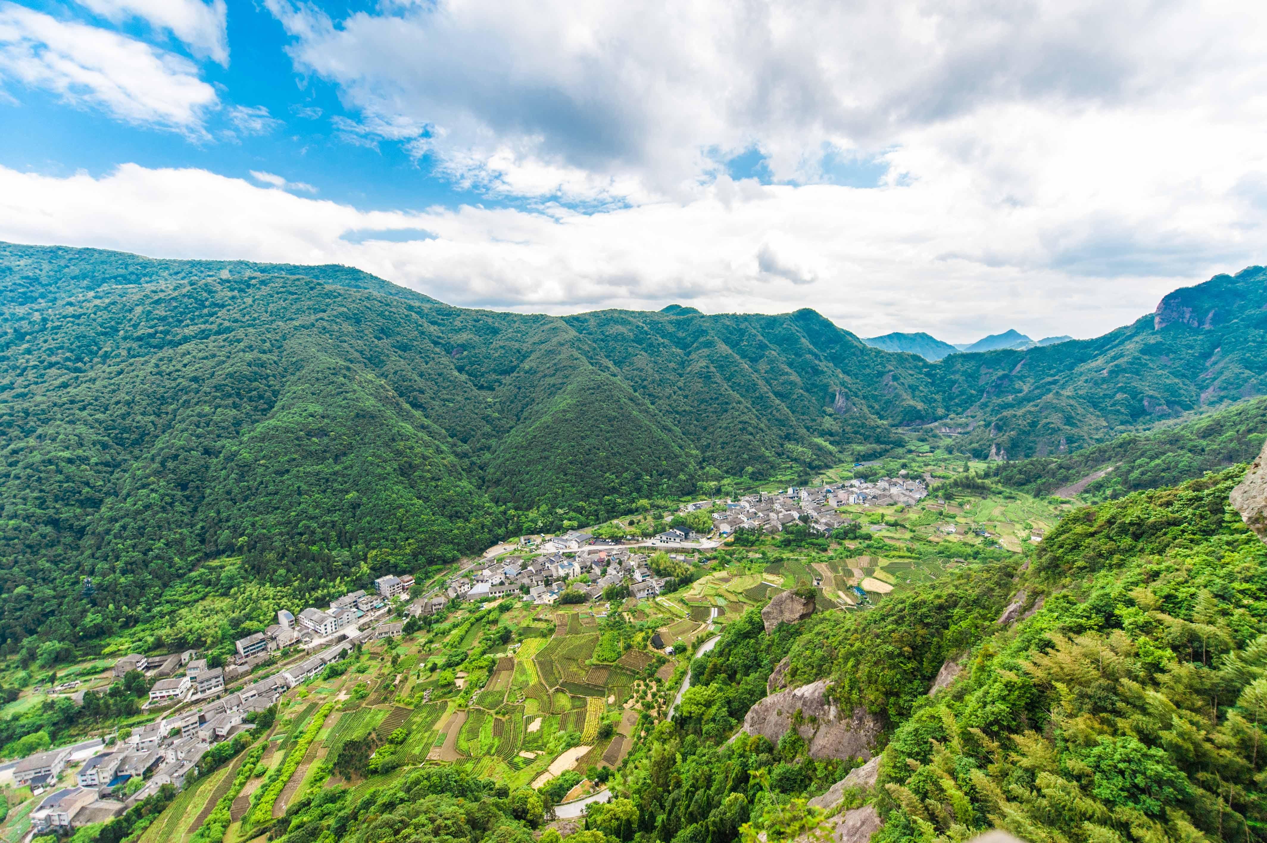 闻名|我国以山水奇秀闻名的雁荡山有多漂亮？游客：四季风景都不一样