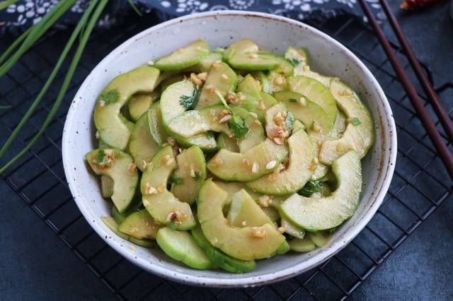 夏天别只知道凉拌黄瓜,它比黄瓜更脆爽,多吃清热解毒,再贵也值