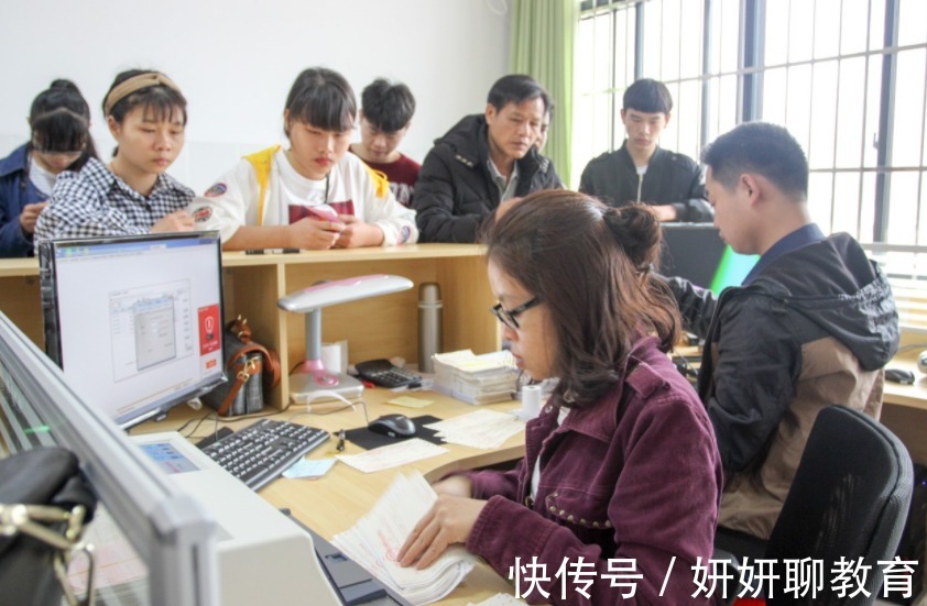 职业教育|中考分流后，老师劝学生“另谋它路”，职高成了香饽饽