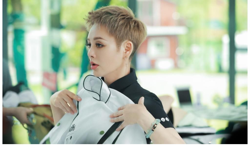 中餐厅|《中餐厅5》首播:周也活泼,宁静随和,姚安娜肉眼可见的尴尬