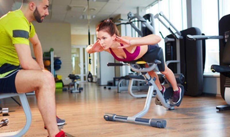 双腿|居家翘臀养成计划,徒手+弹力带动作,让你练出饱满翘臀