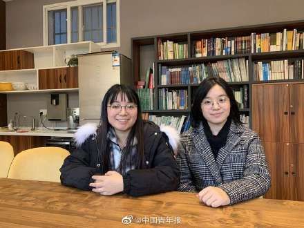 神同步！双胞胎姐妹高考同分大学同校毕业同工作