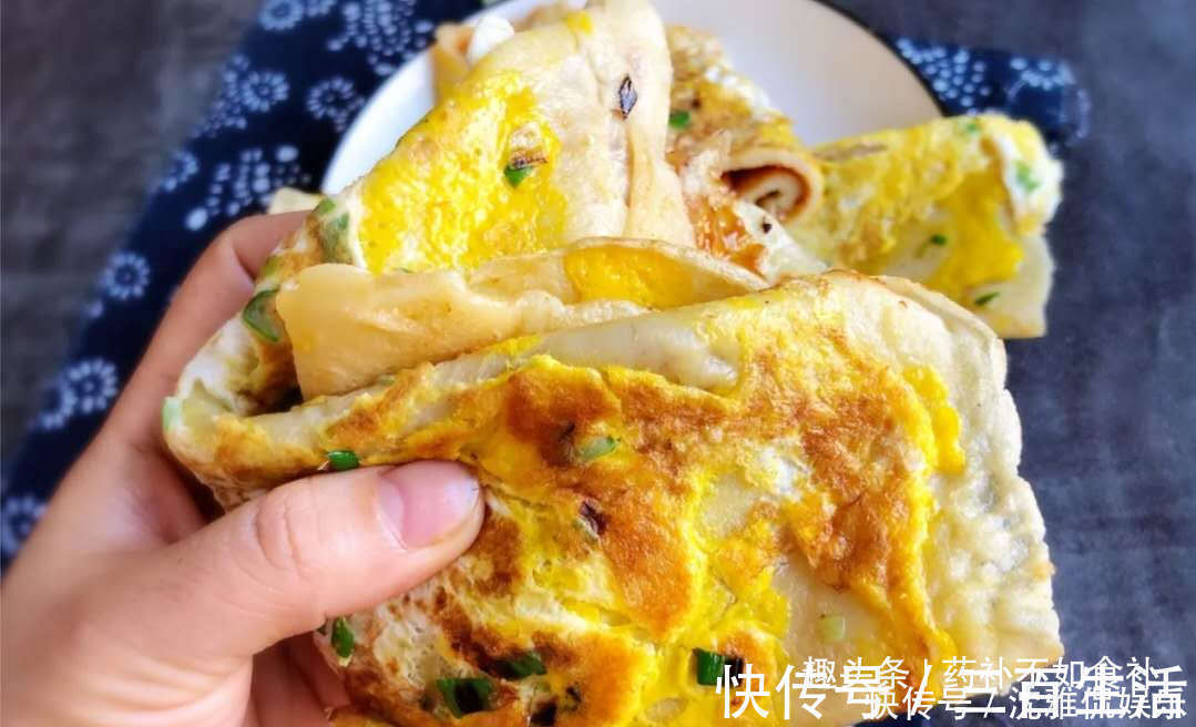 黄豆酱|巨好吃的早餐鸡蛋饼，简单易学，10分钟做了3张，营养爆棚！