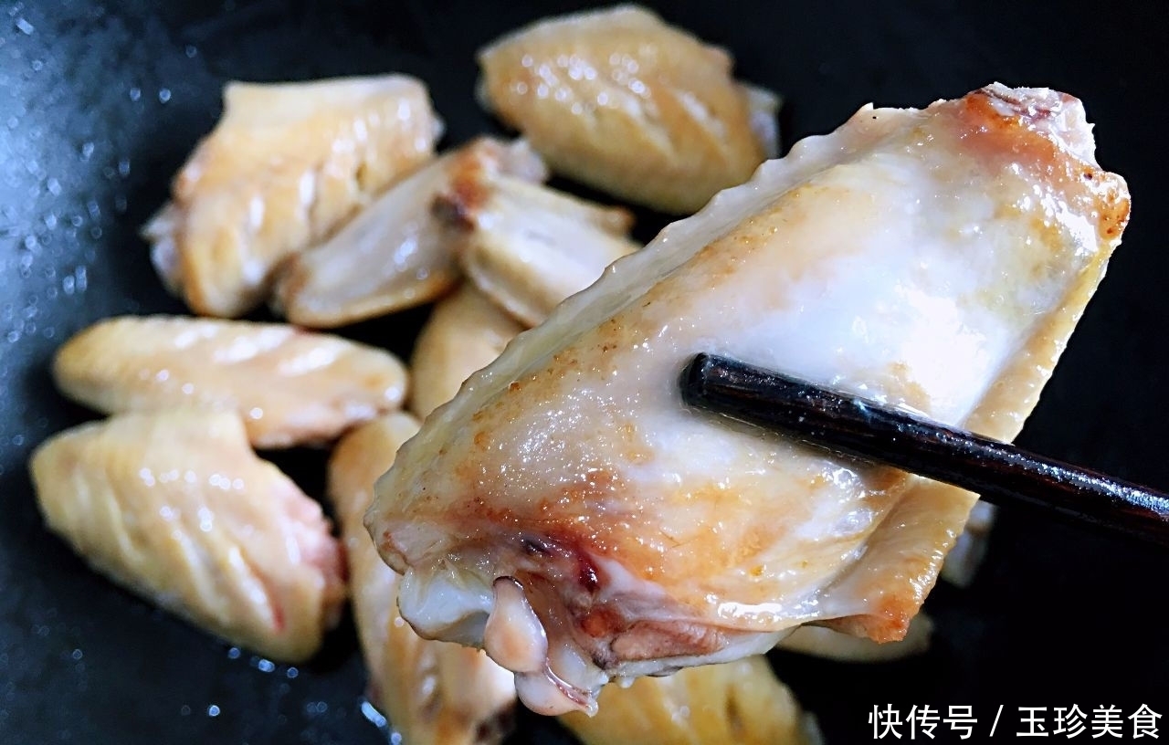 教你鸡翅的特别做法,把水换成它,烧出来的鸡肉香味更浓