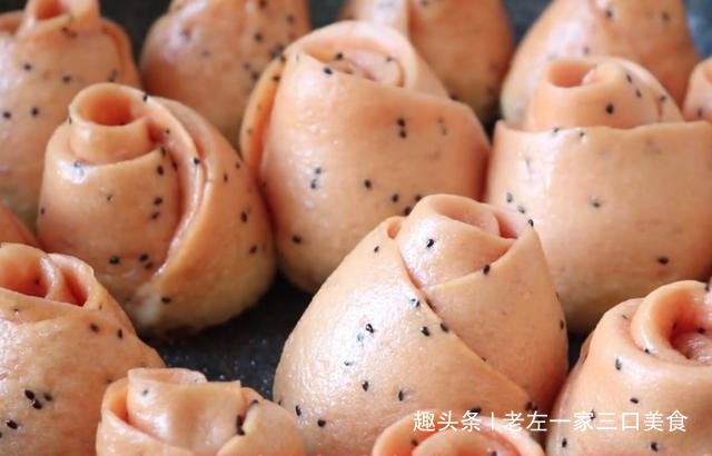 面粉里加一个火龙果，这个做法还是第一次见，颜值高，味道好