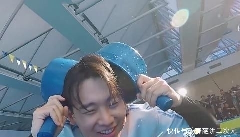 人名|郭麒麟在水中被圍住時,下意識喊出了一個“人名”,你都多大的人了