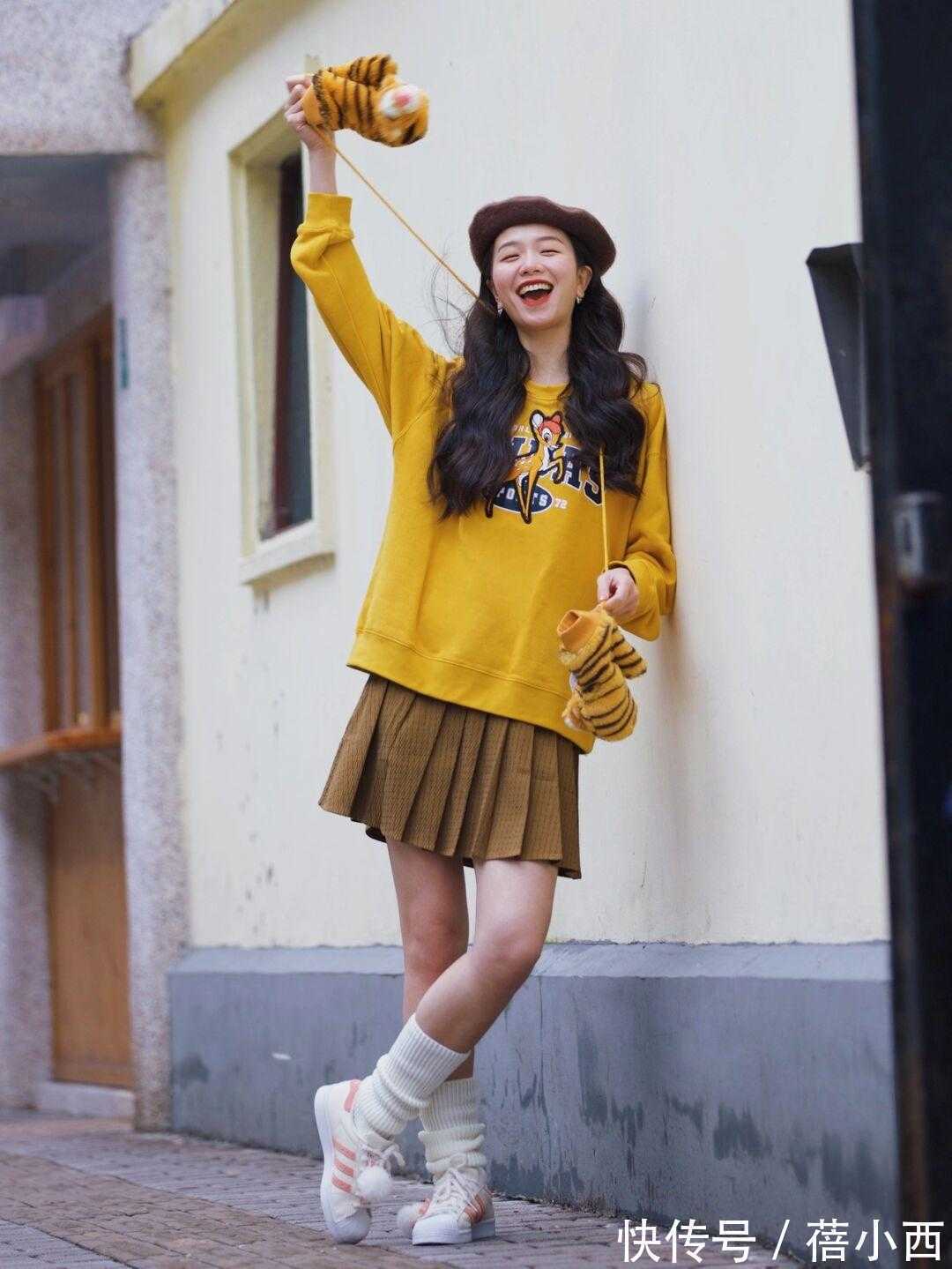 乐福鞋 今年春季火了这3条半身裙,配毛衣和西装都很合适,好看还实用