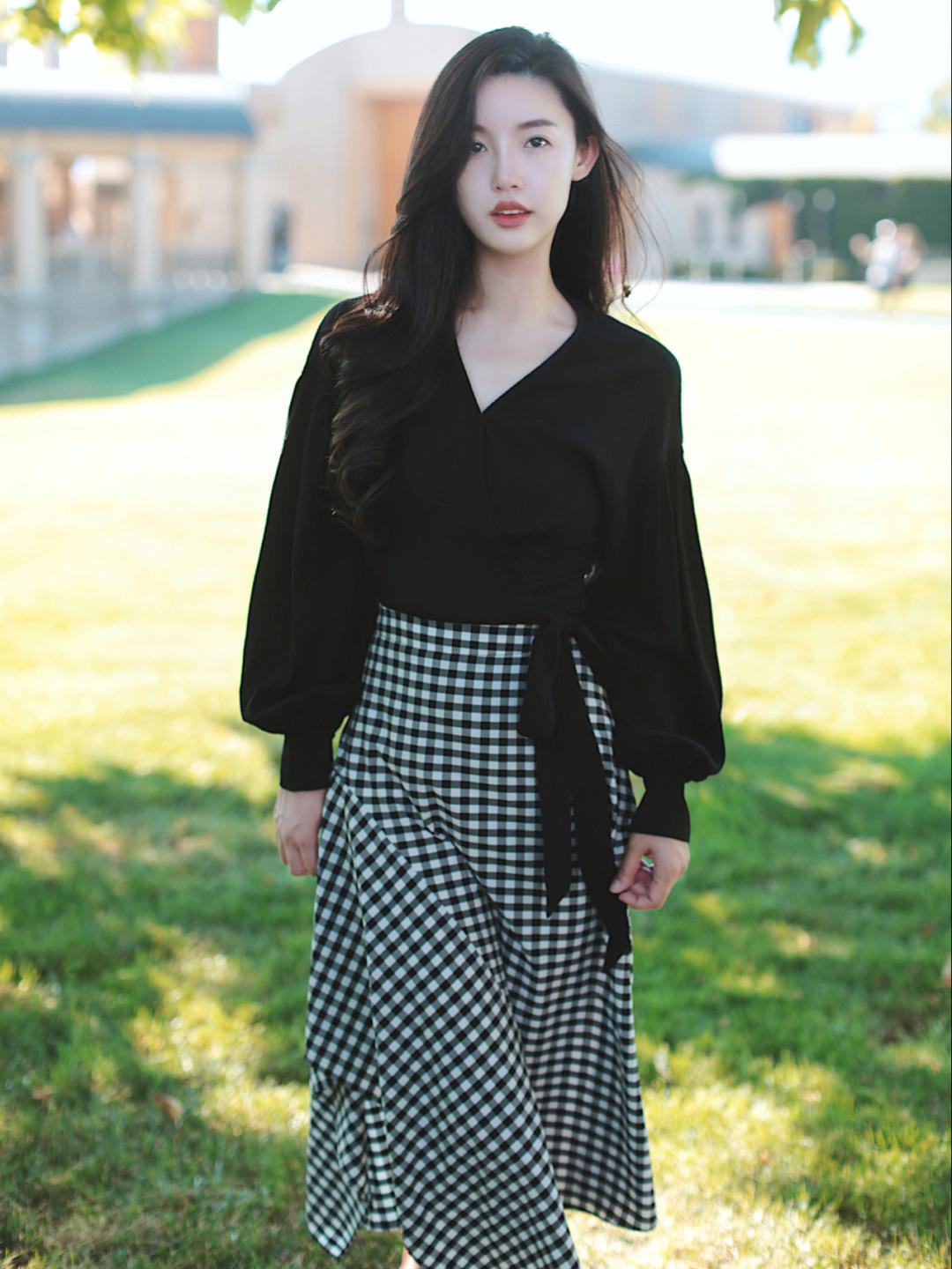 小个子|奔三奔四的女性怎么穿?“繁简结合”更时尚,太适合小个子了