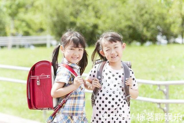 班主任|男孩问“我被打了可以还手吗”,妈妈的回答显出智商,值得你学习