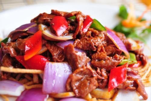 炒牛肉，不要放盐和淀粉腌制，多放2种东西，牛肉又香又滑嫩