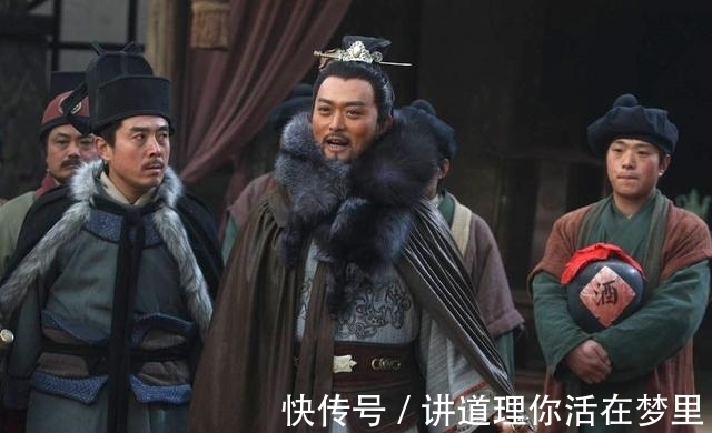 蔡福!水浒传,此人不但身份比柴进高贵,而且躲过了花荣射来的箭