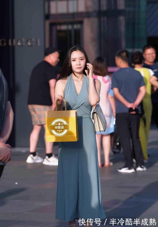 穿搭 富有活力的包臀裙穿搭显得时尚有风格,气质十分出众,又仙又美!