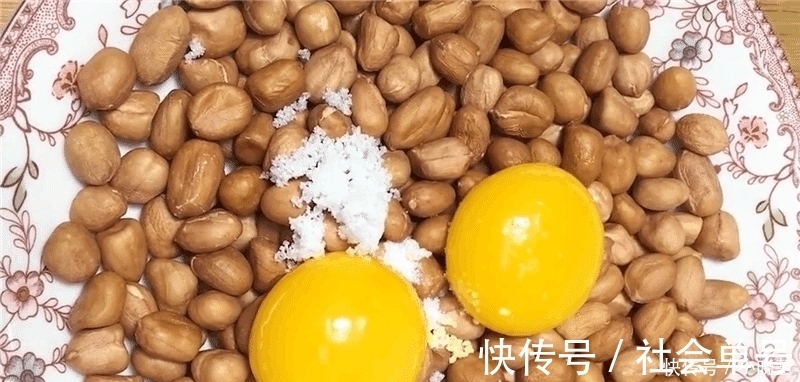 米淀粉|老厨师教你一招, 往花生米里打入2个鸡蛋, 做出来酥脆美味