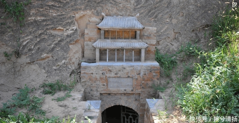 古墓遭遇毒手, 盗墓贼费尽心机挖墓, 却将天价珍宝留在墓中