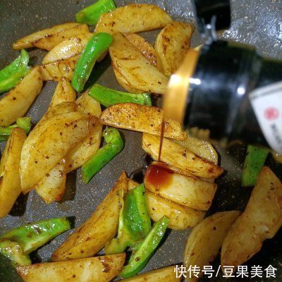 大喜大烤肉酱|#烤究美味 灵魂就酱#巨下饭的黑椒土豆