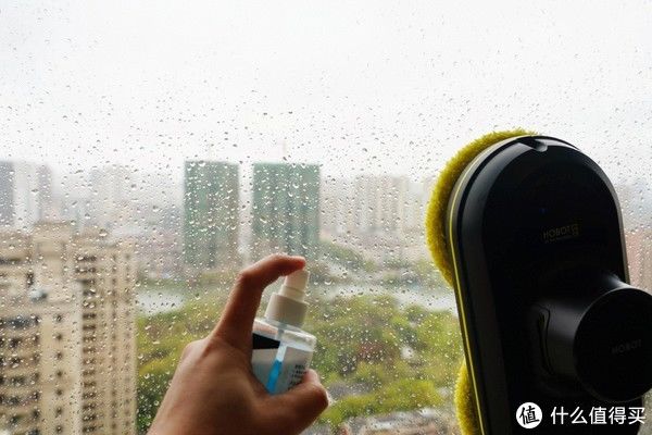 蓝宝|超级大玩家 篇十一：江南多雨水、如何常年保持大落地窗窗明几净？唯一靠谱的或许只有擦窗机了