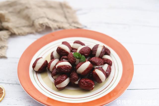 女人补气血的“小零食”,做法很简单,每天来几颗,健康又营养