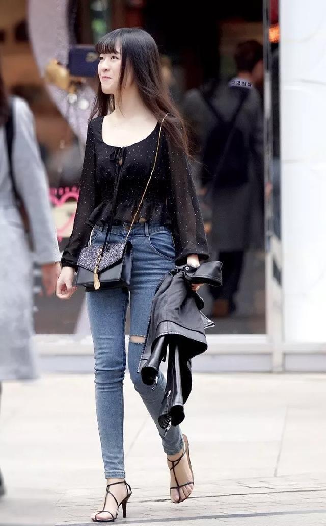 抹胸|丸子头发型的小姐姐,白色抹胸连体阔腿裤,纯净温婉