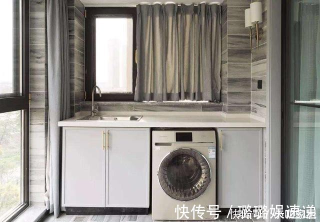 阳台上|有钱人从不把洗衣机放阳台,若非听了师傅的话,我现在还不知道