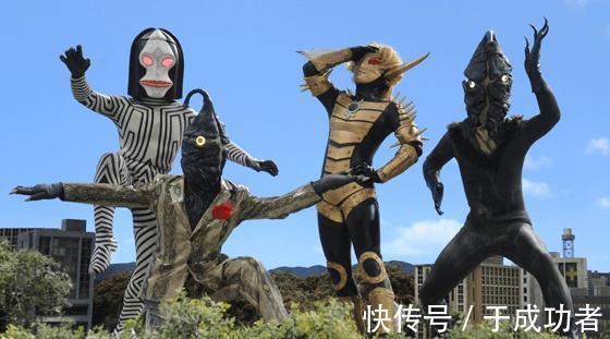 达达|奥特曼官方推出三面怪人达达抱枕，网友：人至少不能