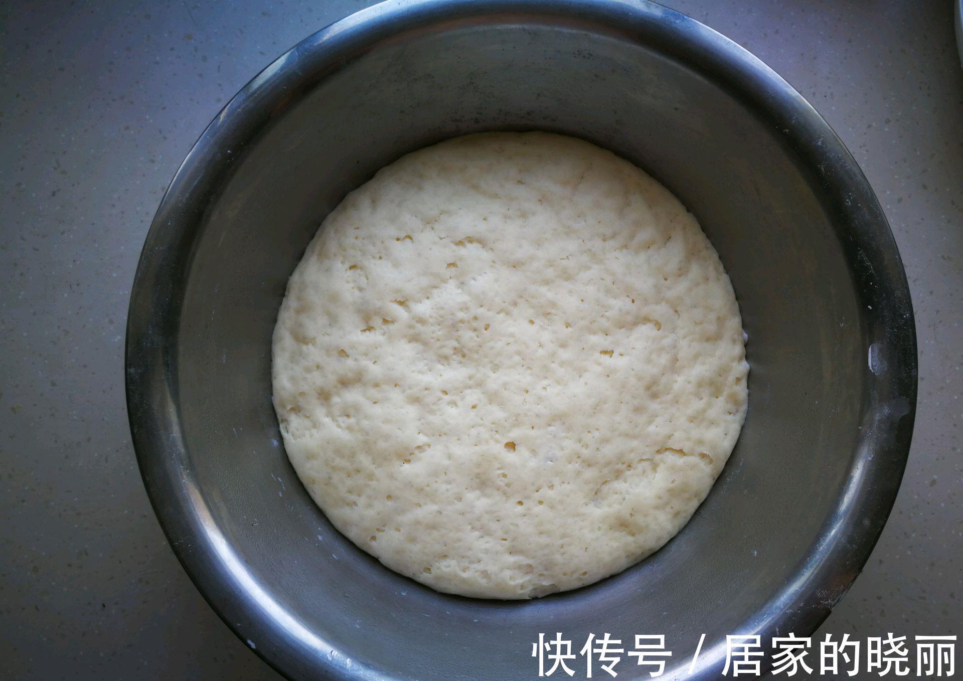 发酵|做一锅热气腾腾的芹菜猪肉包,皮薄馅大,做一次能吃3天