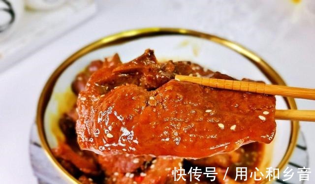 在家做正宗的上海秘制大排，肉香四溢，甜而不腻，好吃到停不下来！