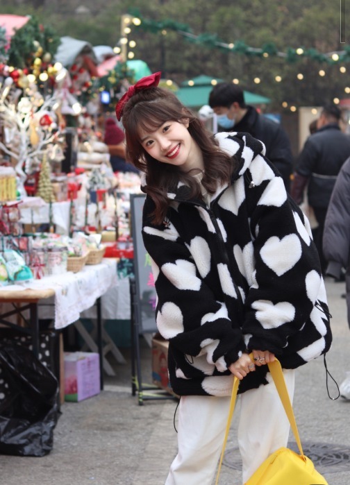 印花|断崖式降温来了!跪求你穿这件“印花外套”,洋气炸了!