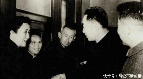 接见|从青楼女子到女企业家，杜月笙都佩服她，周总理还接见过她！