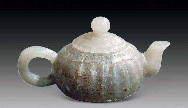 落地|雍正对1玉壶爱不释手,当他得知其用途后,两江总督全家人头落地