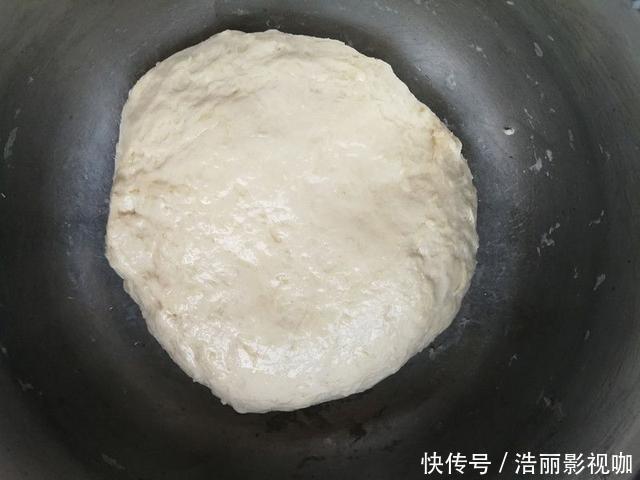 烧饼|想吃烧饼不用买,没有烤箱也能做,煎一煎凉了也不发硬