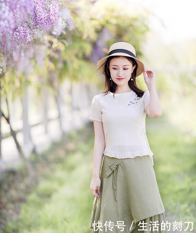 中国风上衣+半裙,美的很高级!