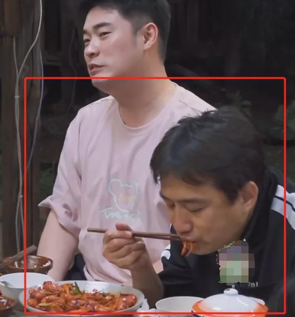 张子枫|《向往5》连饭都不好吃了7个人吃一锅虾还有剩,黄磊脸色难看