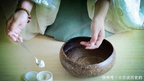洗衣粉|古代没有洗衣粉，所以衣服是不是又臭又脏还很油？我们低估古人了