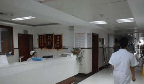 无痛|明明离预产期还有半个月，6斤男宝就出来了，头胎也能很快开宫口