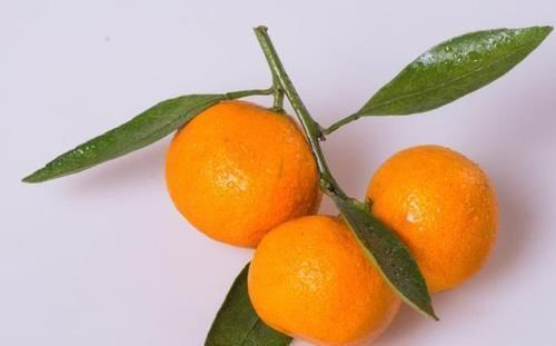 高血压患者|血压高,有几种食物要少吃,再馋也要忍住,吃6果,血压变平稳