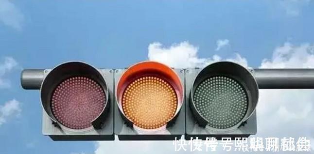 全球仅1国!用600吨垃圾,硬生生建了条高速公路,中国太厉害