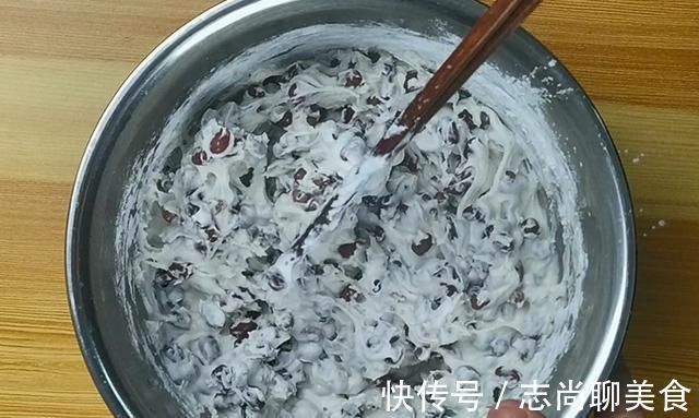 红豆糯米糕的简单做法，软糯香甜，营养好吃，老少皆宜的家中美食