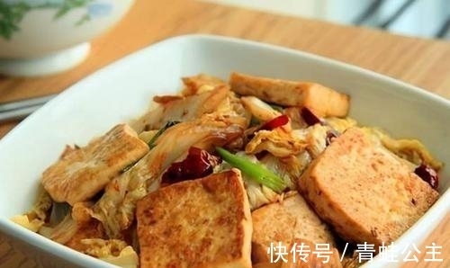 白菜豆腐|“白菜烧豆腐”家常做法，味道巴适，忍不住要多吃两碗饭