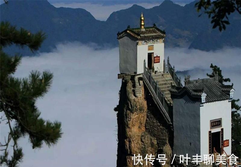 古建筑|中国“最危险”的景点，三面都是万丈深渊，却有着络绎不绝的游客