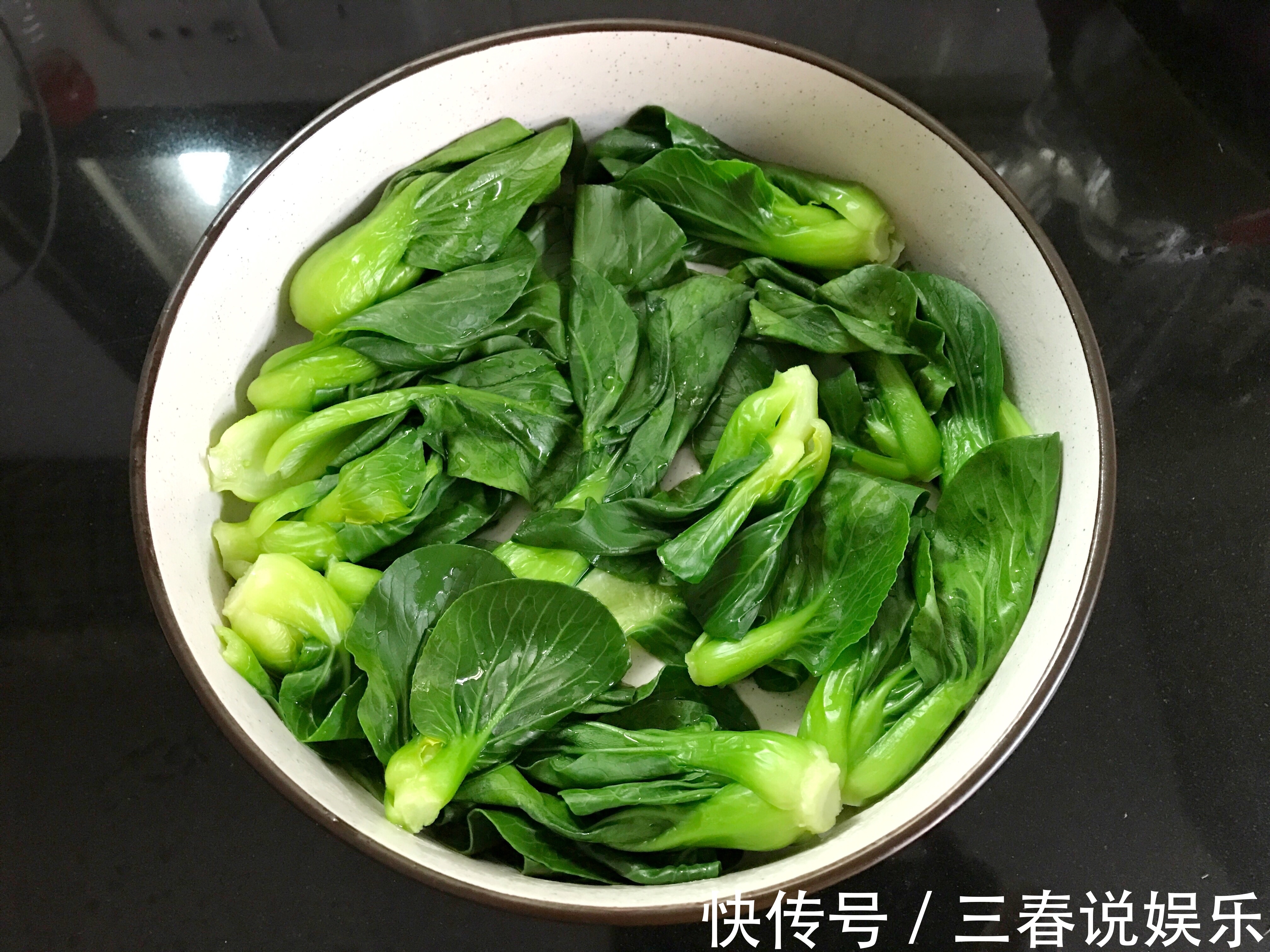 逢年过节餐桌上常有的硬菜，鲜美弹牙，做法简单，好吃不腻又营养