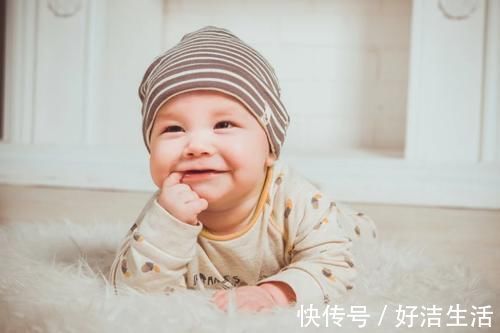 娃子|现代妈妈带娃图鉴:萌娃遇到“危险”让他哭,先拍个“皂片”发圈