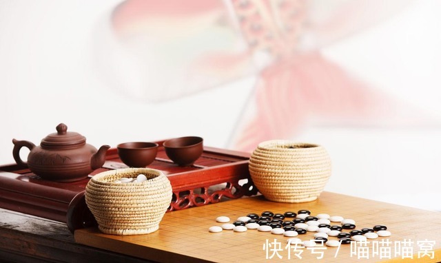 古人|俗话说“低眉财不进，连眉富不亲”，是什么意思？有没有道理？