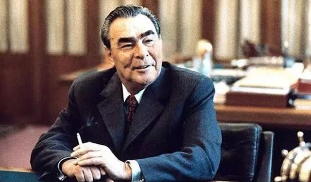 涅夫执政|念错讲稿,给自己发勋章,这位苏联领袖为什么还能执政十八年