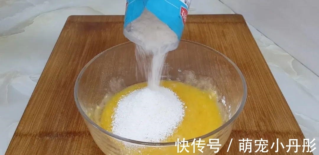 保鲜膜|以后面粉就这样做，一次炸一锅，个个香酥掉渣，比油条麻花还好吃