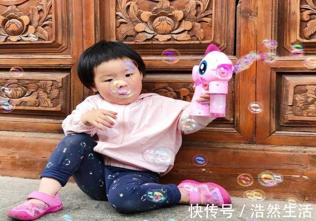 孩子|宝宝的语言发展有“阶段性”,把握好这三个关键期,帮宝宝早发声