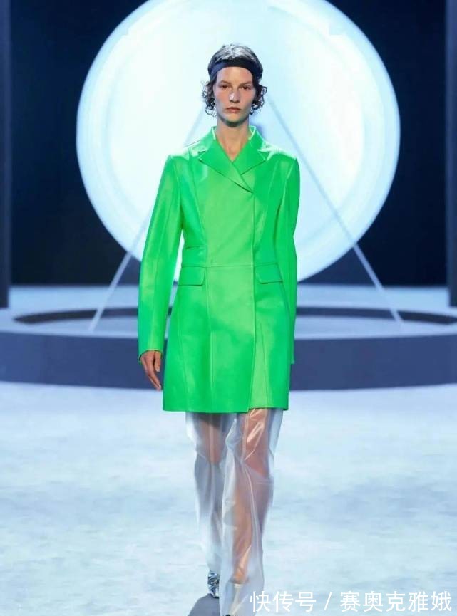 秋冬|拒绝黑白灰!今年秋冬流行色彩大盘点,让你快速走在时尚前沿