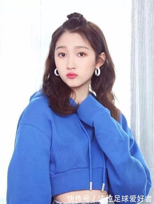 脸型|丸子头已经不流行了,现在流行男女通吃的“苹果头”,减龄显脸小!