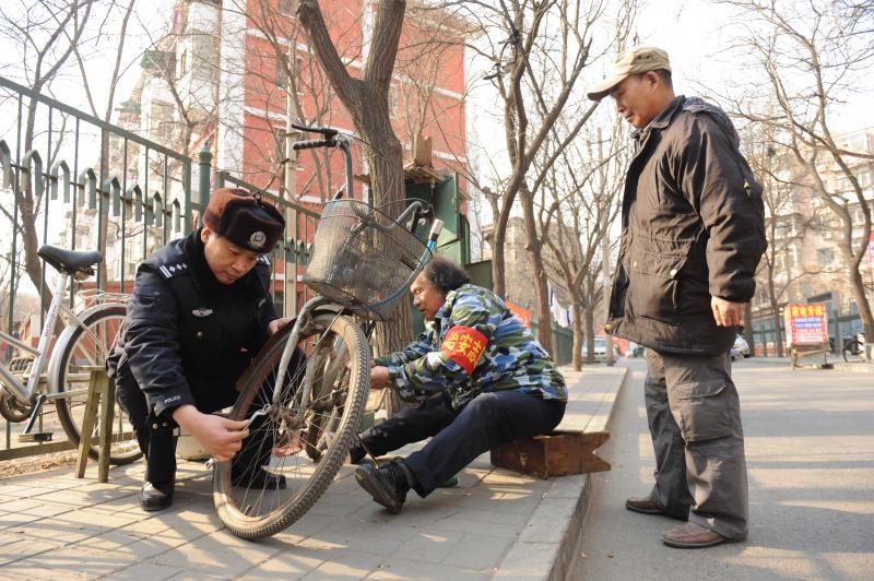 首批32个“刘安式社区示范岗”挂牌 听听他们的新警察故事|Qing听| 示范岗