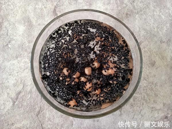 沒有吃過這道“養生米糊”，一定試一試，常吃頭發又黑又亮